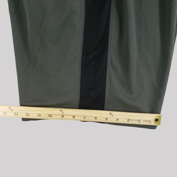 Nike Shorts Gray Black Pockets Reversible Gym Training Mens XL - Picture 10 of 11